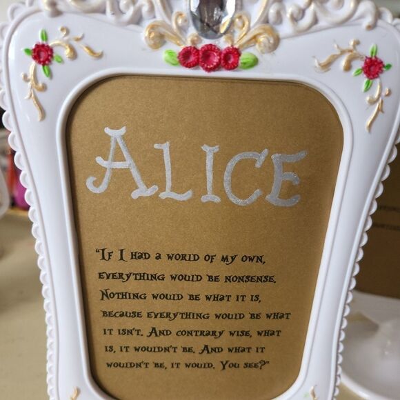 LOT 8 Alice in Wonderland wedding plaquards - Picture 6 of 8